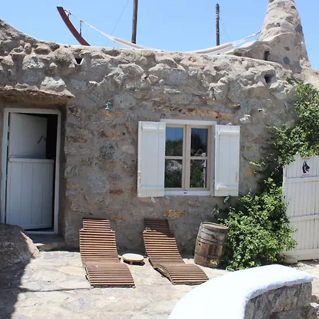 Artemis Authentic Mykonian Stone House Near ロッジ
