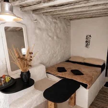 Lodge Artemis Authentic Mykonian Stone House Near *